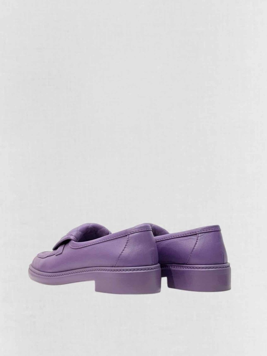 CHANEL Purple Quilted Size EU 37.5 Loafers
