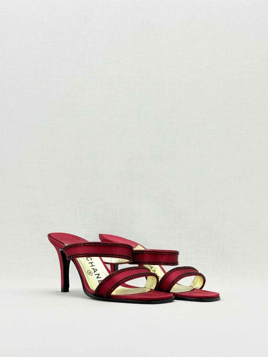 CHANEL Red Size EU 38 Heeled Sandals