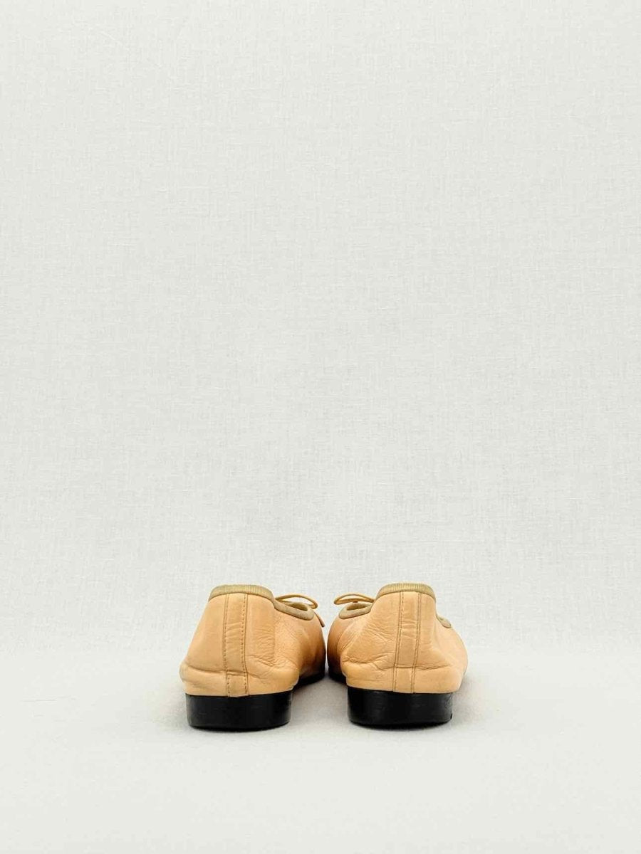 CHANEL Two Tone Beige & Black Size EU 36.5 Ballet Flats
