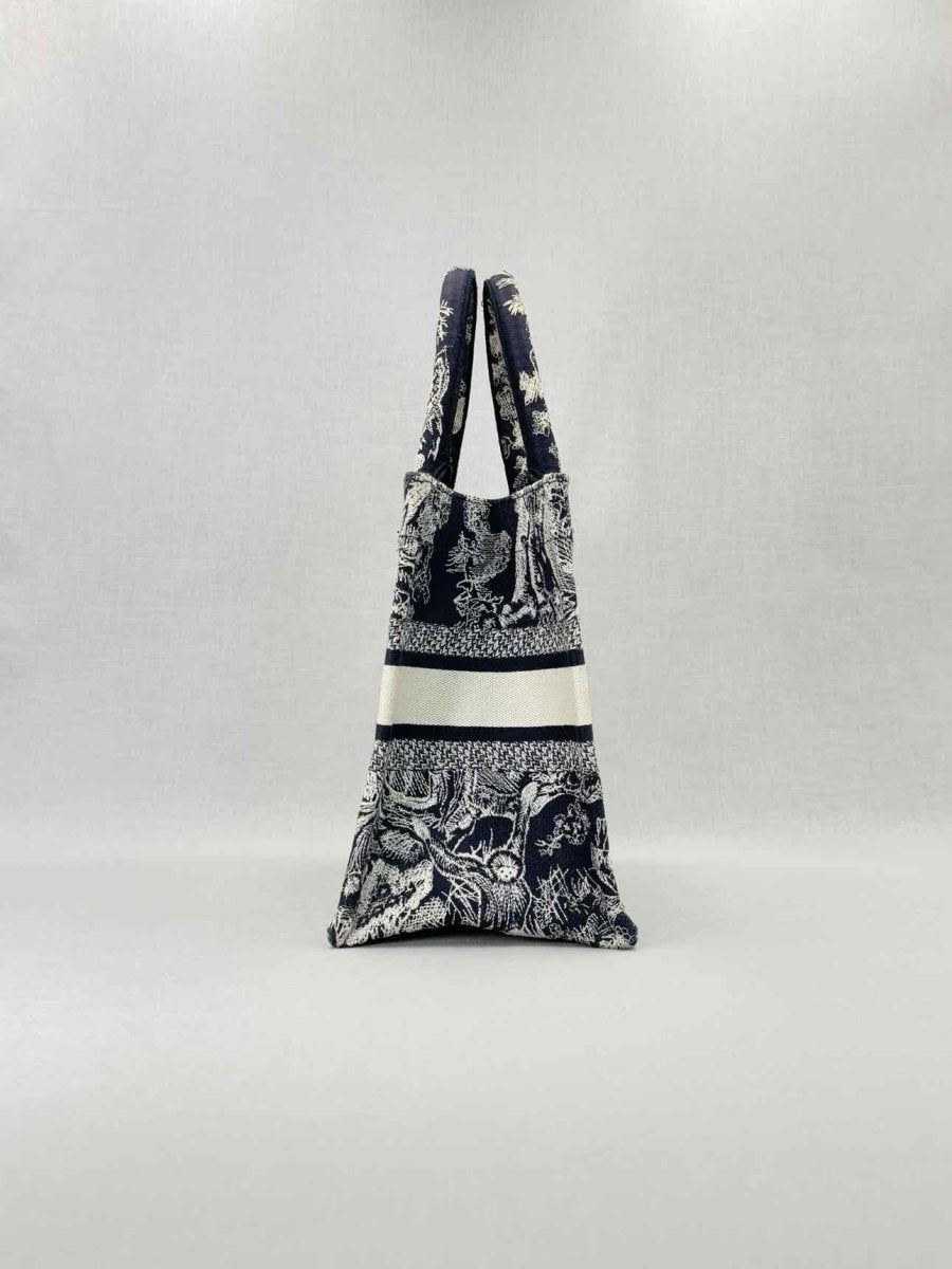 CHRISTIAN DIOR Dioriviera Navy Blue & White Tote Bag