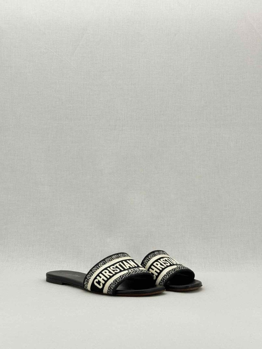 DIOR Dway Blue & White Embroidered Size EU 37.5 Sandals