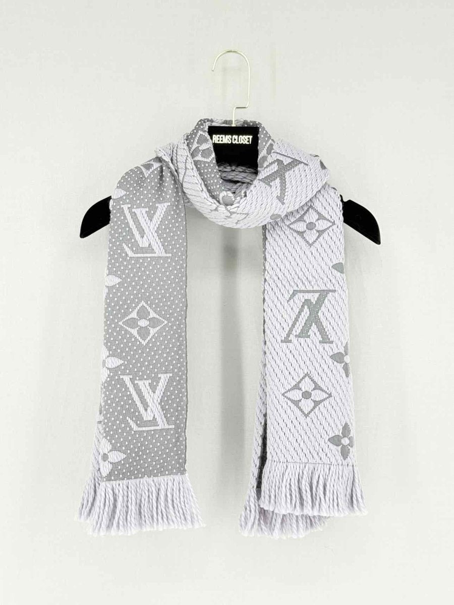 LOUIS VUITTON Grey Logomania Scarf