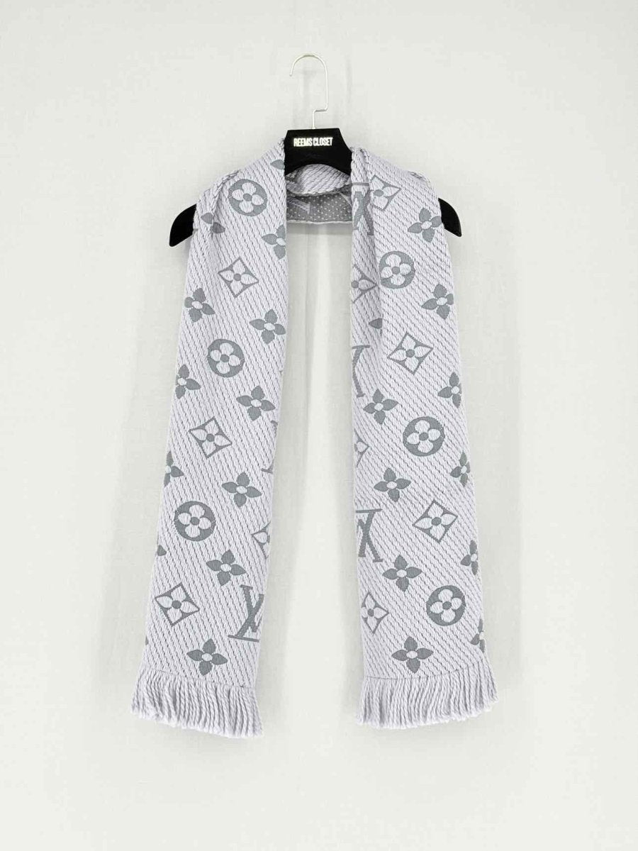 LOUIS VUITTON Grey Logomania Scarf
