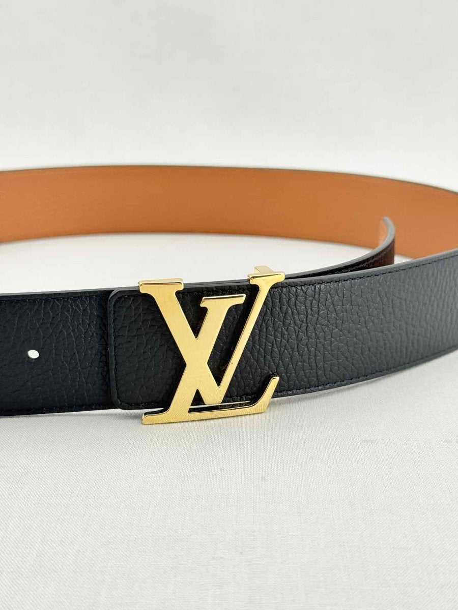 LOUIS VUITTON Men's Black Belt