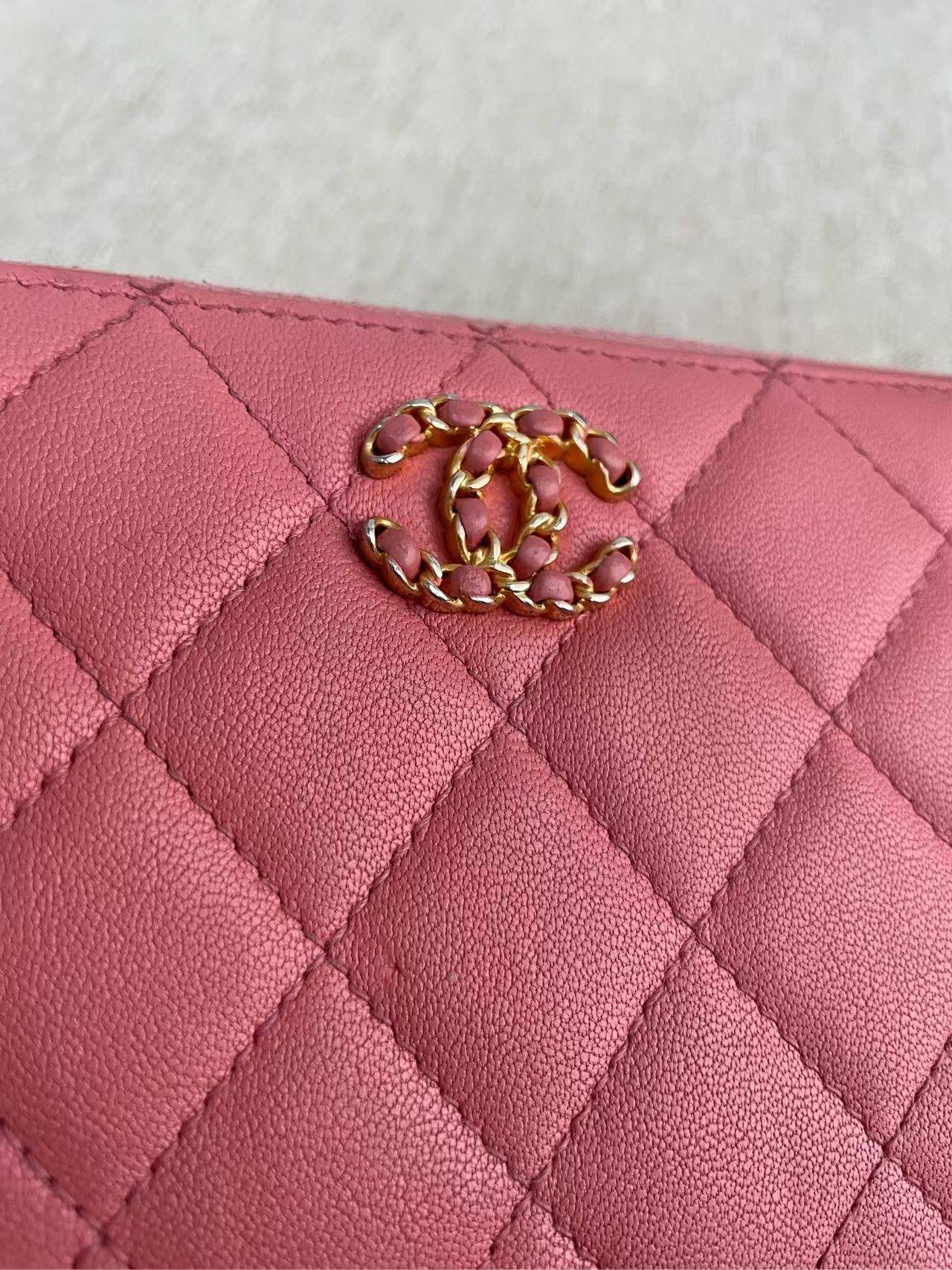 Chanel 2019 Classic Pink Leather Wallet -   Designer Bag