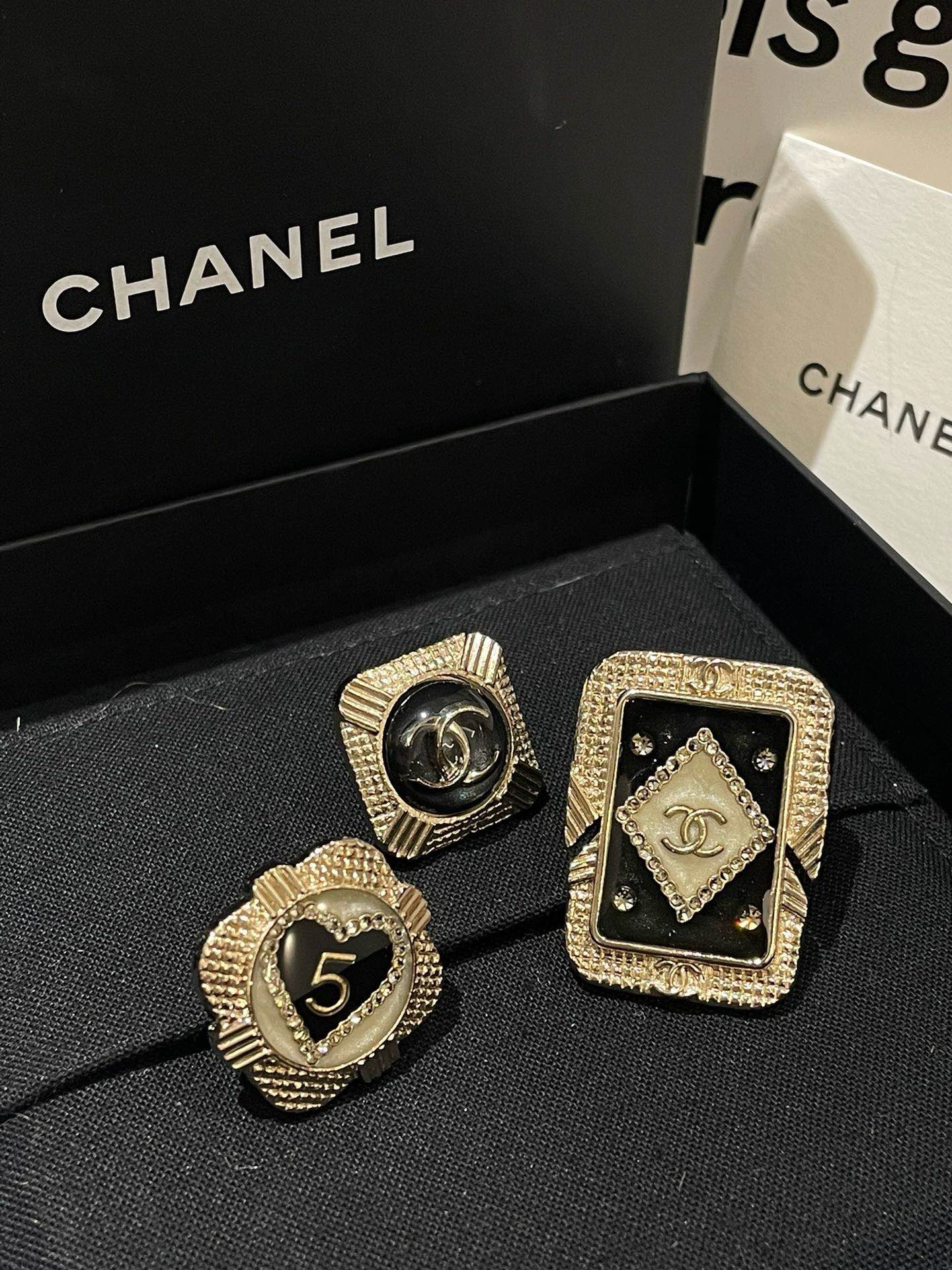 Chanel 21A Brooch Set Multicolor Brooches Jewelry