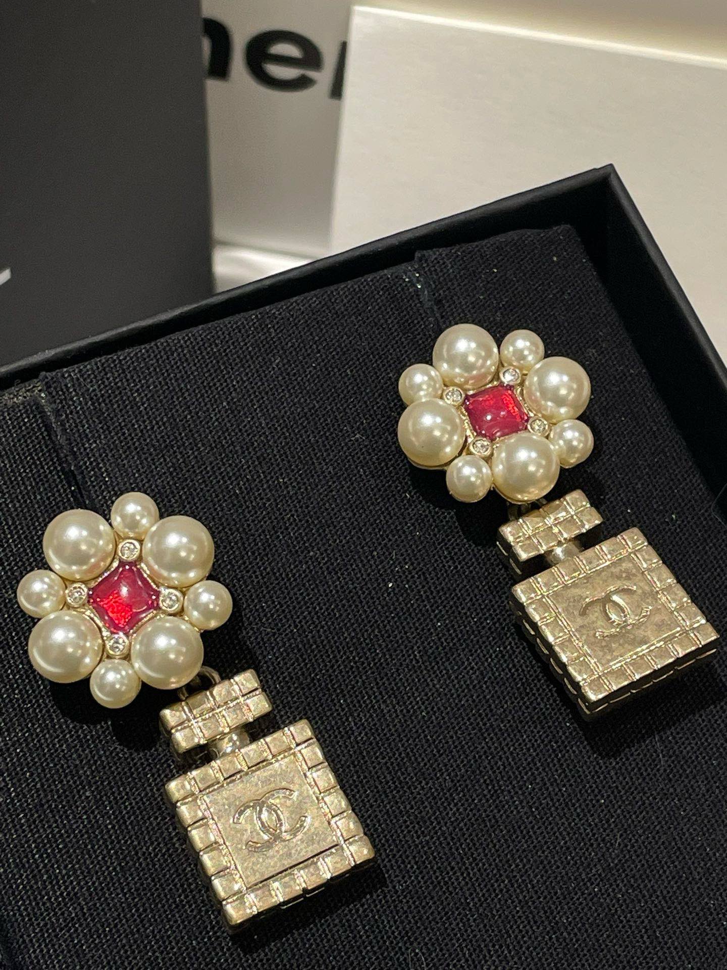 Chanel 21P Flower Perfume Bottle Earrings Gold Pearl Statement #13180