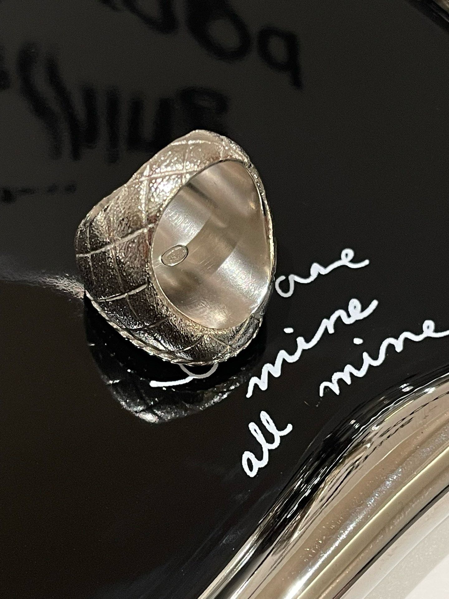 Chanel 21A Crown CC Ring Gold Diamond Ring
