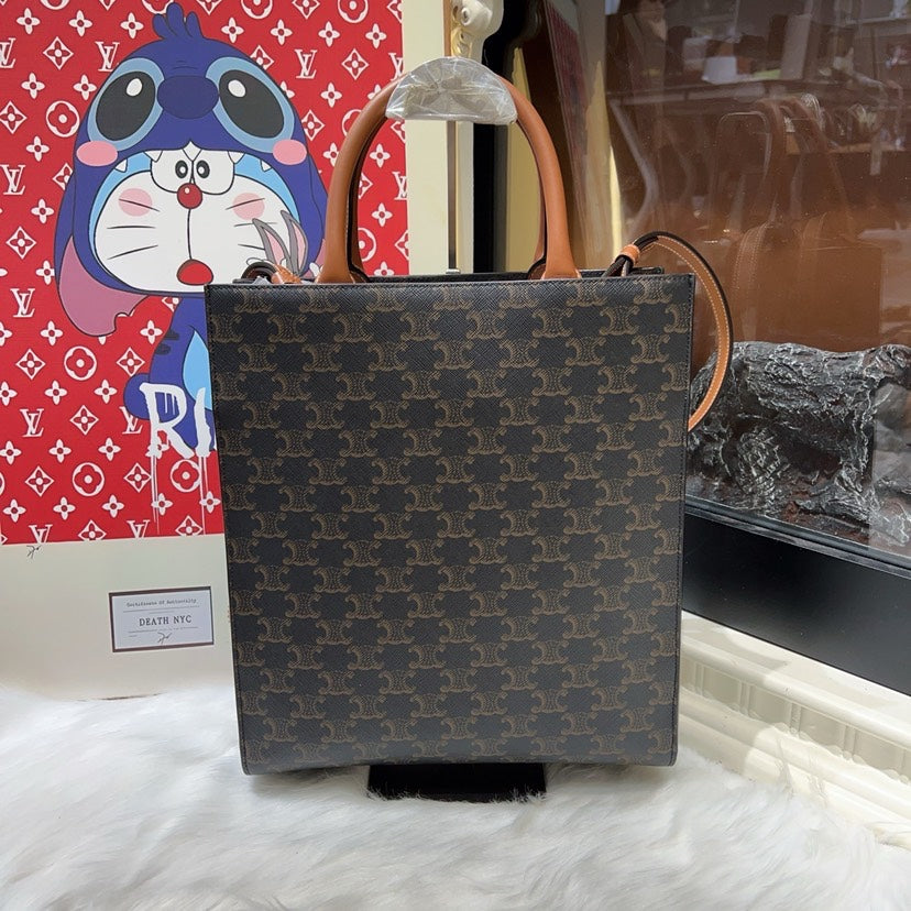 Luxury CELINE Box Bag in Black Leather Shoulder Bag