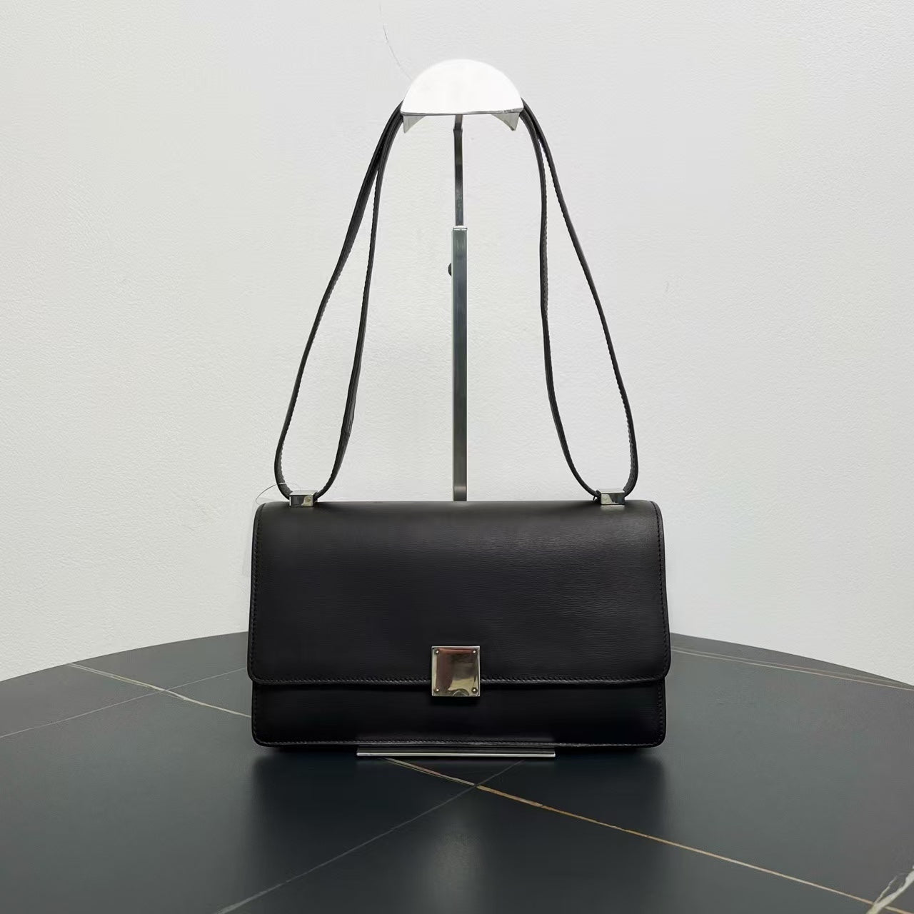 Luxury CELINE   Black Leather Shoulder Bag