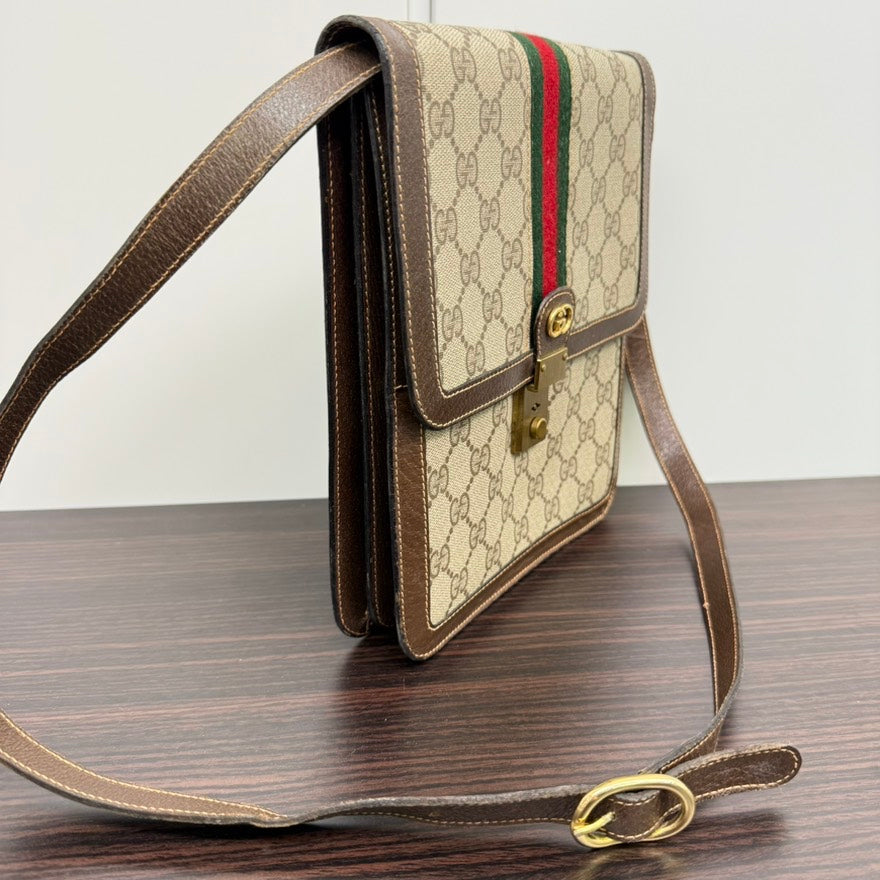 Gucci   GG Supreme Canvas Shoulder Bag Brown Medium