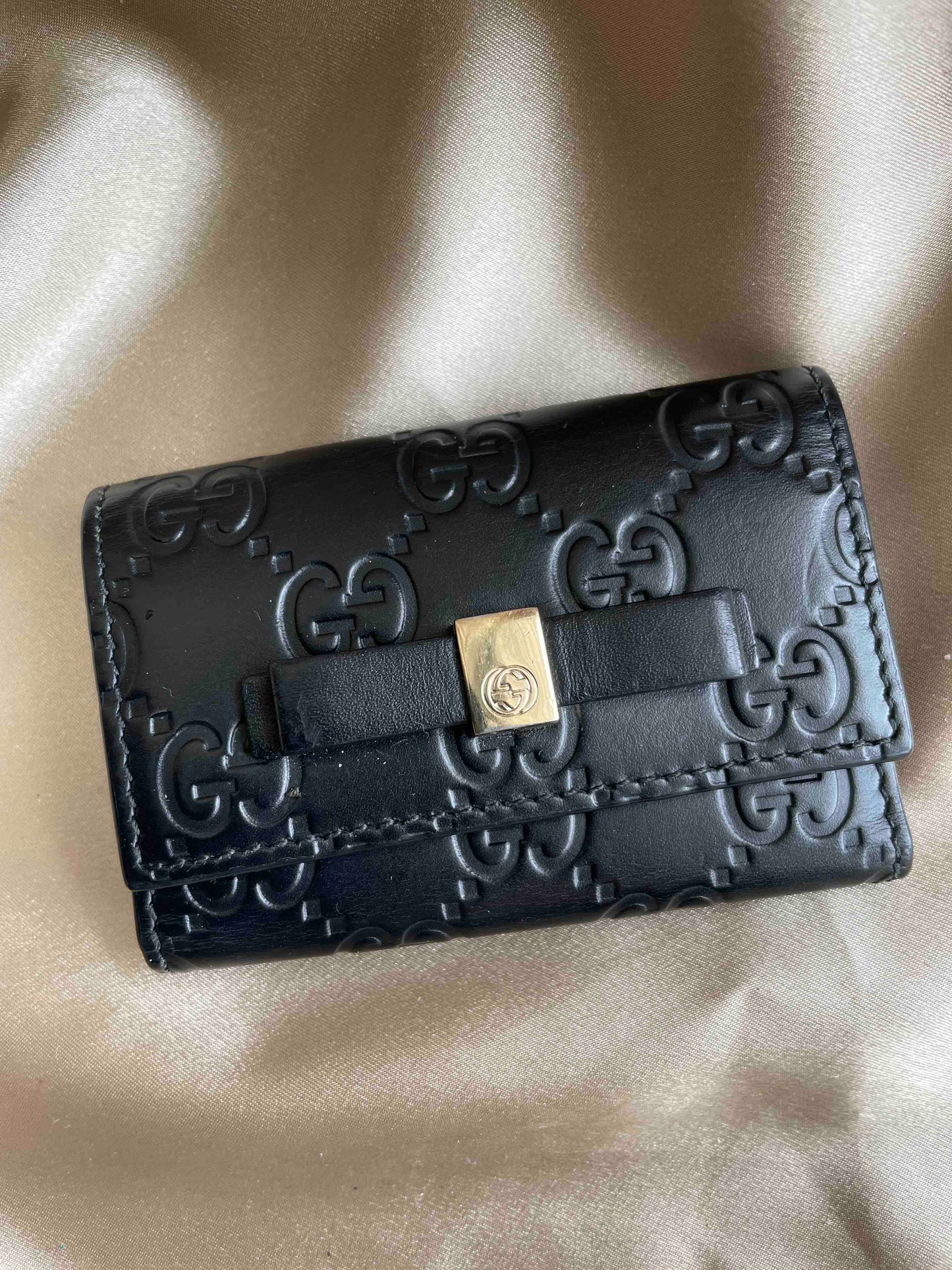 Gucci GG Bow Key Holder RE Black Leather Key Holder
