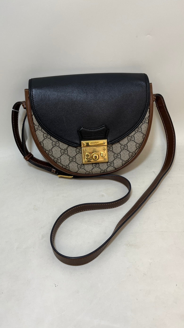 Gucci   GG Supreme Canvas Black Saddle Bag