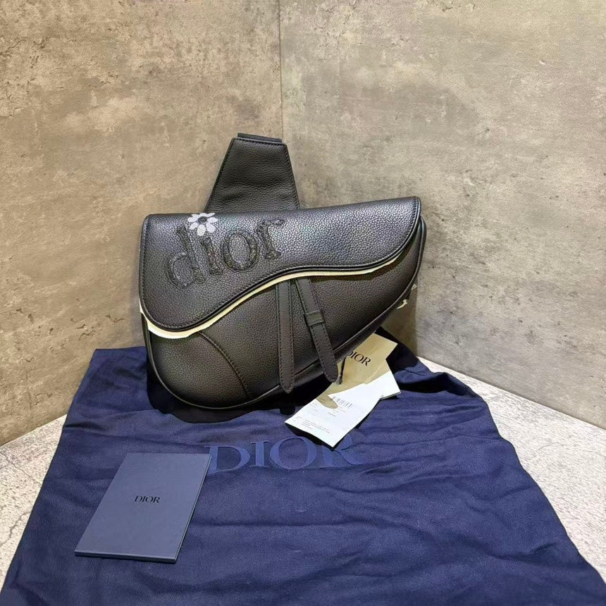 ?????Un d Dior full leather saddle bag