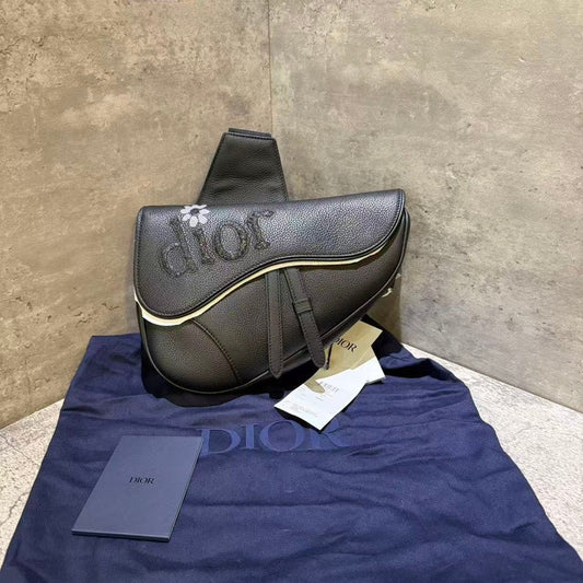?????Un d Dior full leather saddle bag
