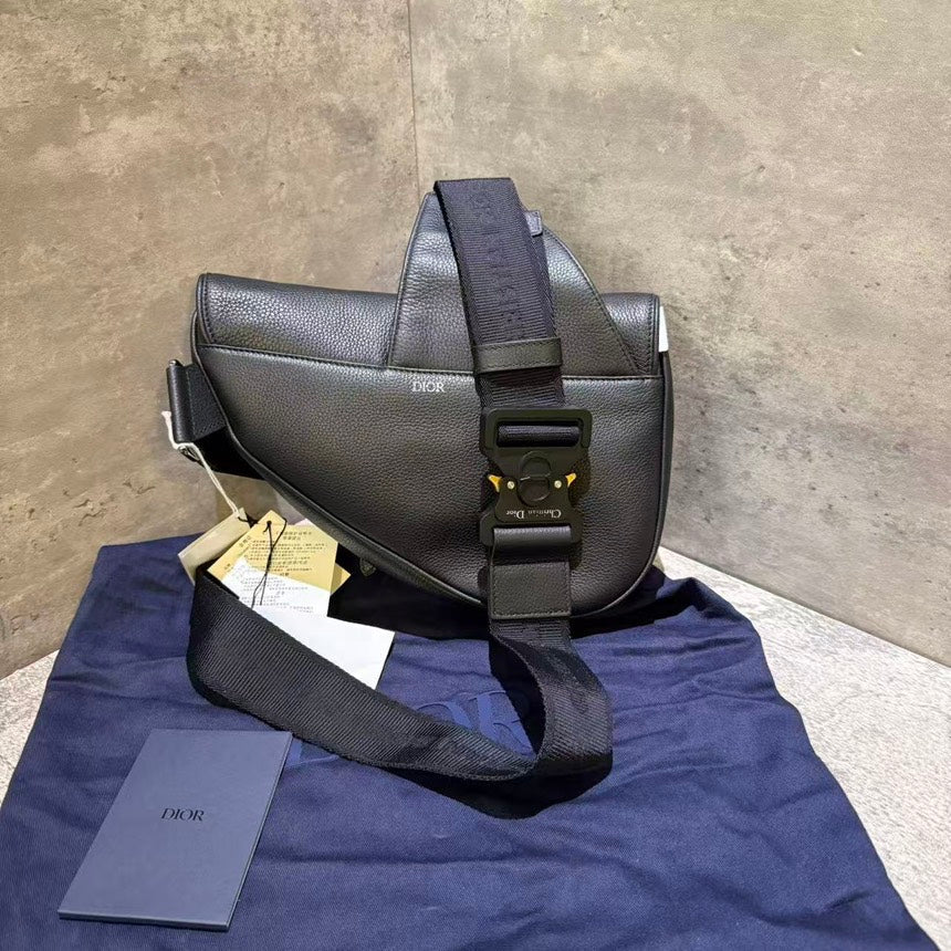 ?????Un d Dior full leather saddle bag