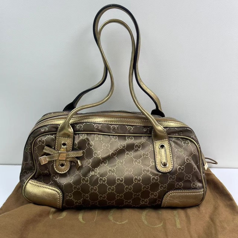 Gucci   Baguette Classic Underarm Gold Shoulder Bag