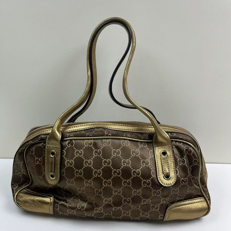 Gucci   Baguette Classic Underarm Gold Shoulder Bag