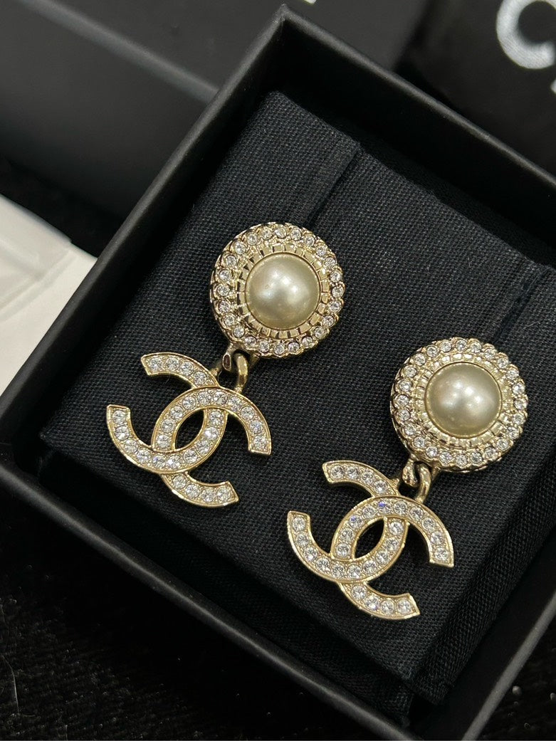 Chanel CC Diamond Pearl Earrings Gold Statement 1.5cm×3cm
