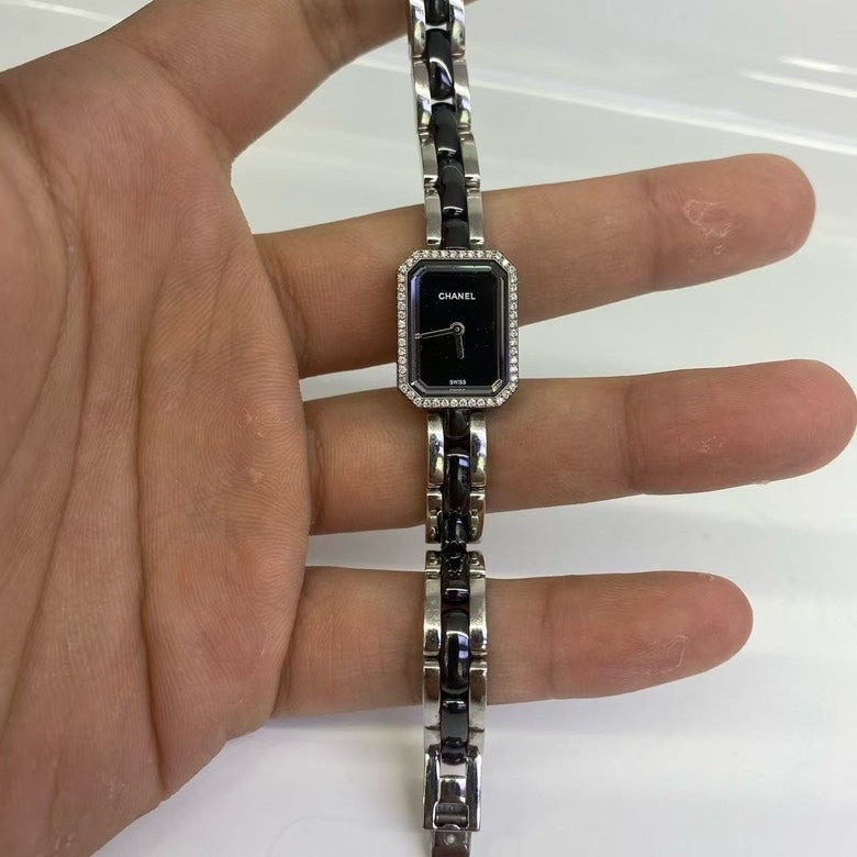 Chanel  HY Black Stainless Steel Luxury Strap Watch