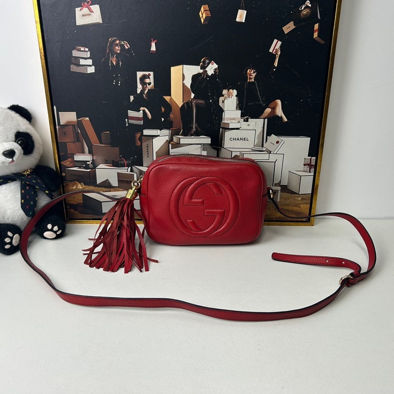 ??New pre loved Gucci red Camera bag()