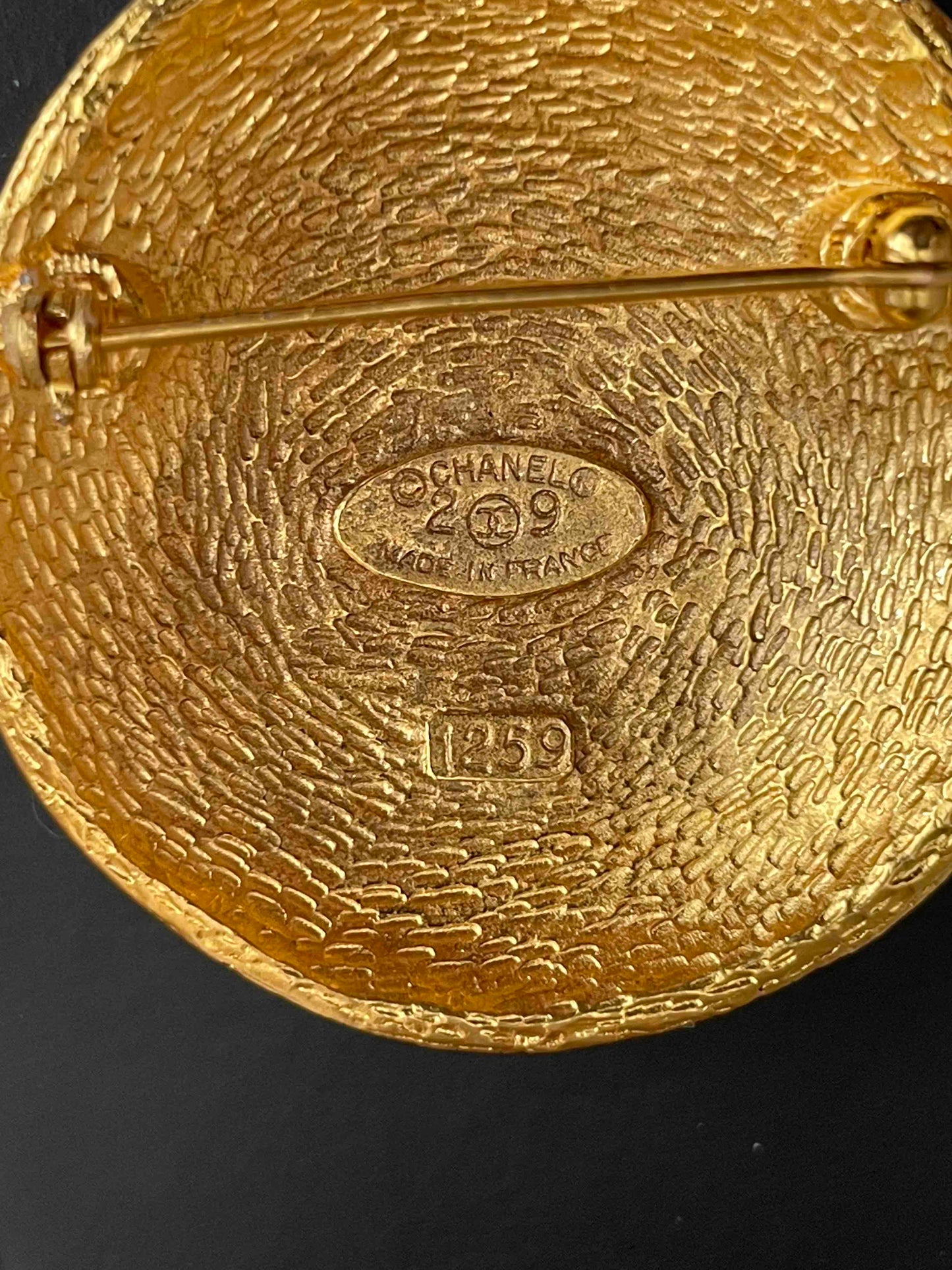 Chanel CC Logo Brooch Gold RE85332340