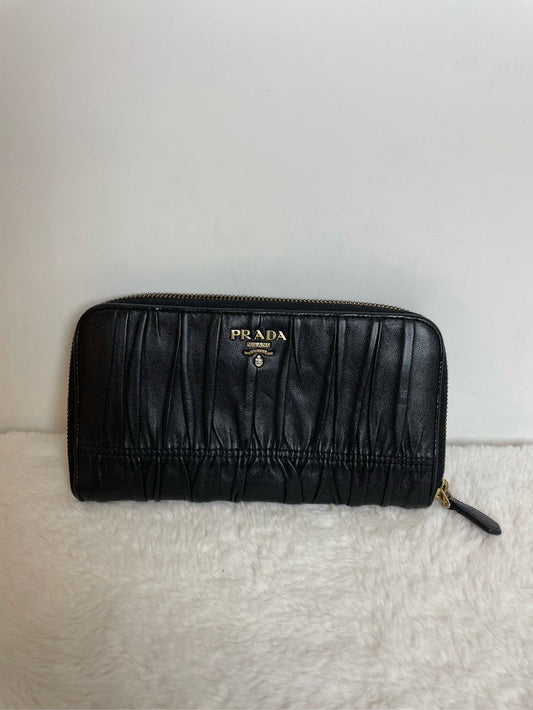 Prada Black Leather Wallet Saffiano-style