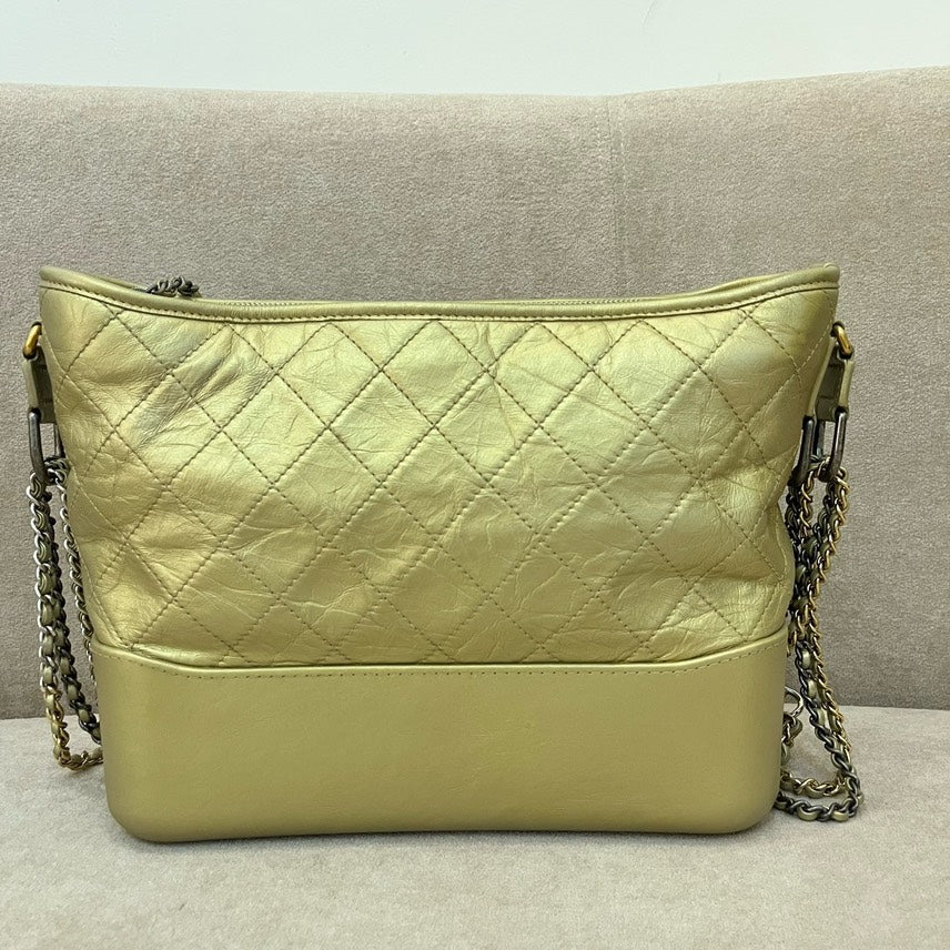 Chanel  Hmm Shoulder Bag in Green Quilted Leather