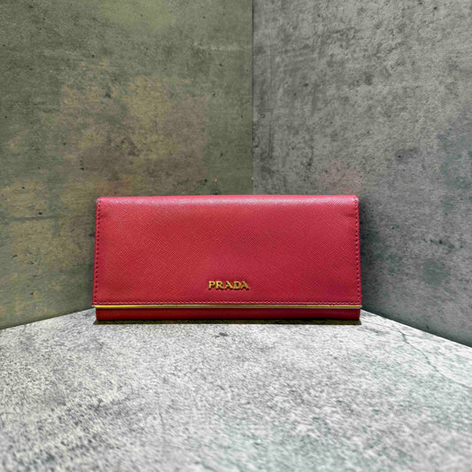 ??? Prada wallet