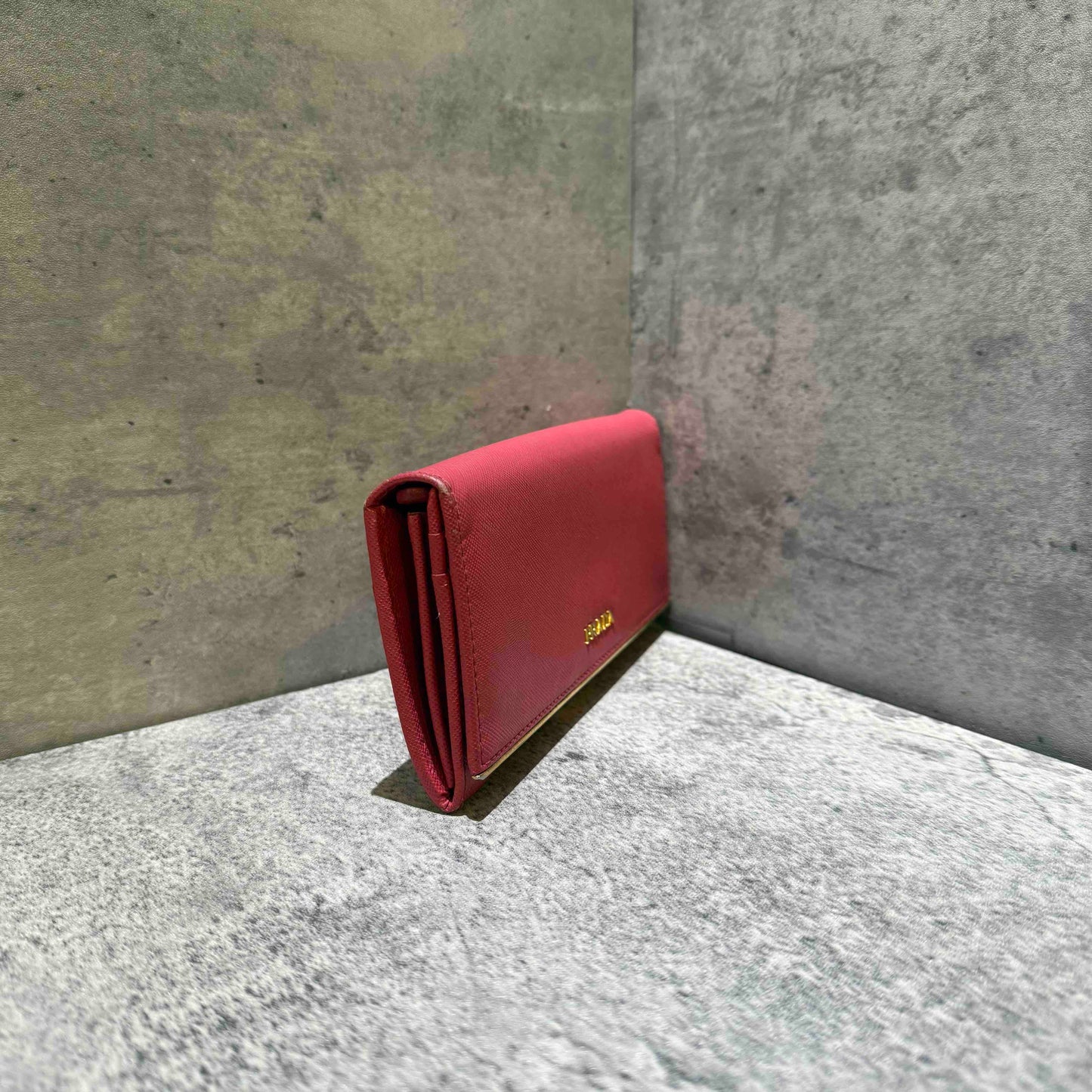 ??? Prada wallet