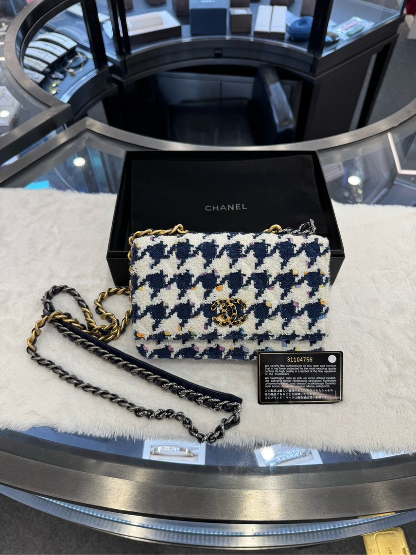Chanel  Houndstooth Wallet on Chain WOC Blue/White Clutch