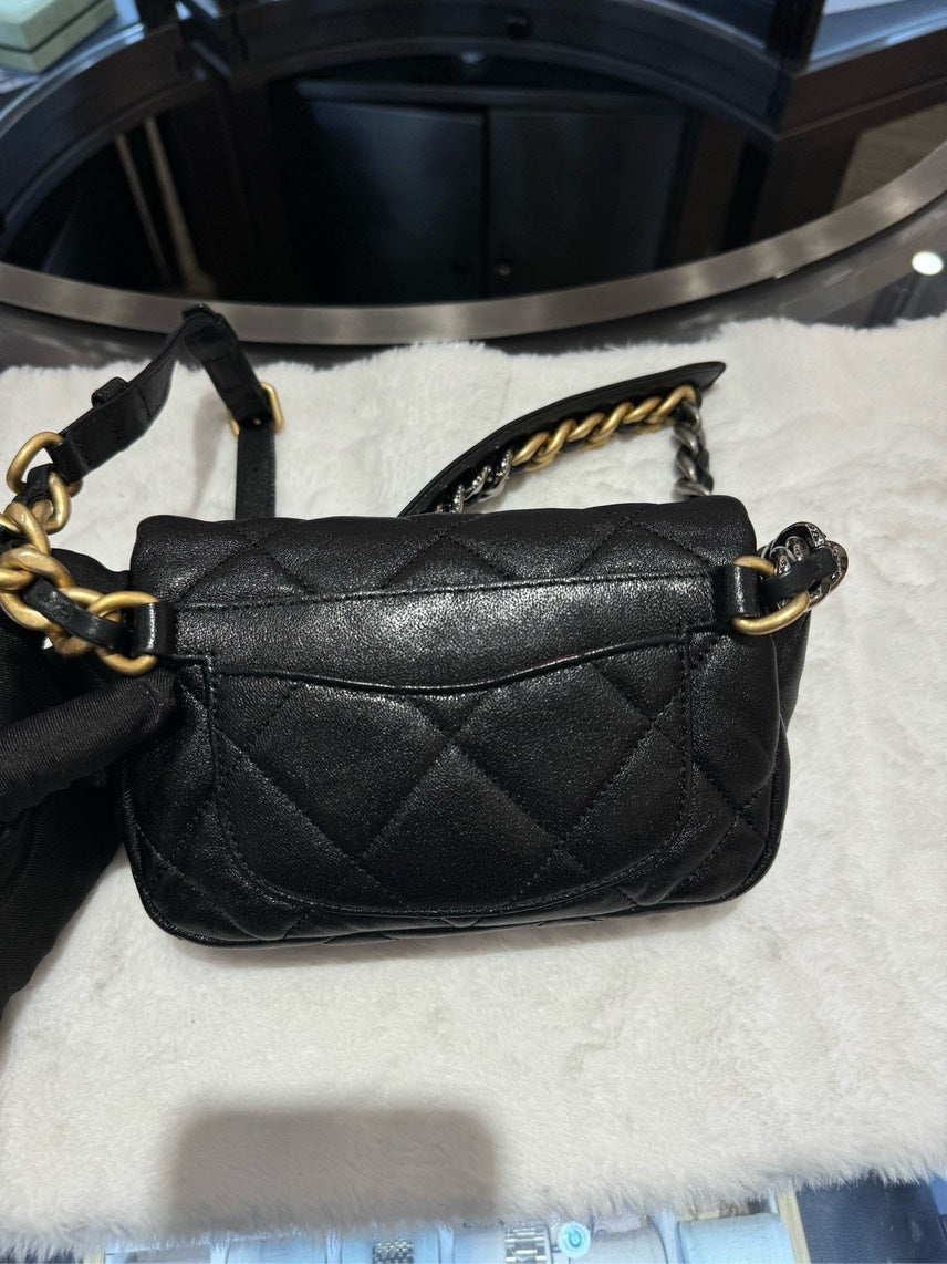 Chanel  19 Beltbag Black Leather Waist Bag
