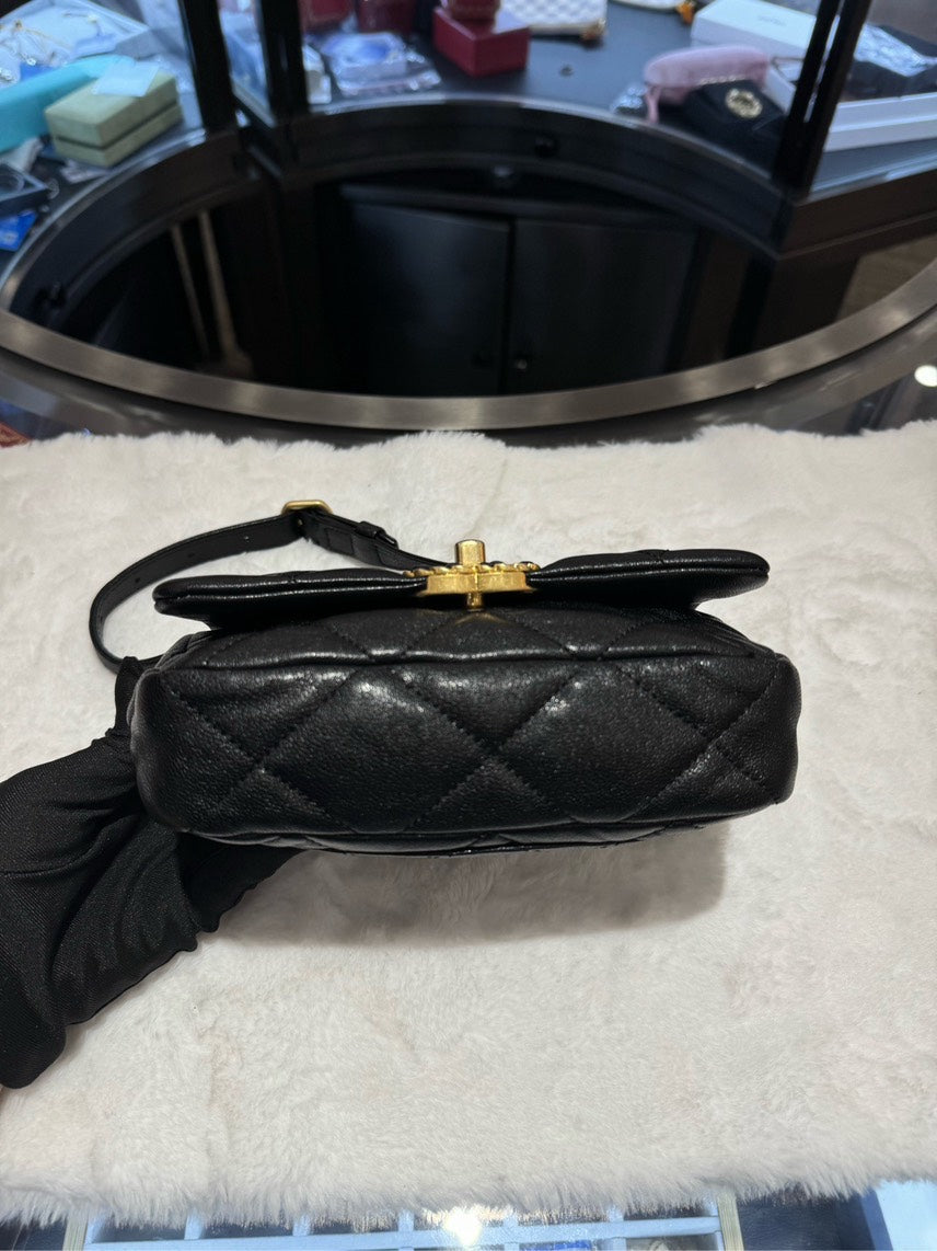 Chanel  19 Beltbag Black Leather Waist Bag