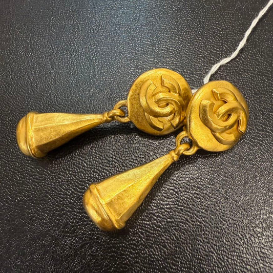 Chanel Coco Clip-on Earrings 96P FM9050