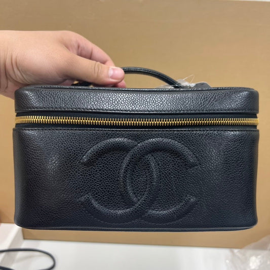 Chanel vanity case M size E8885