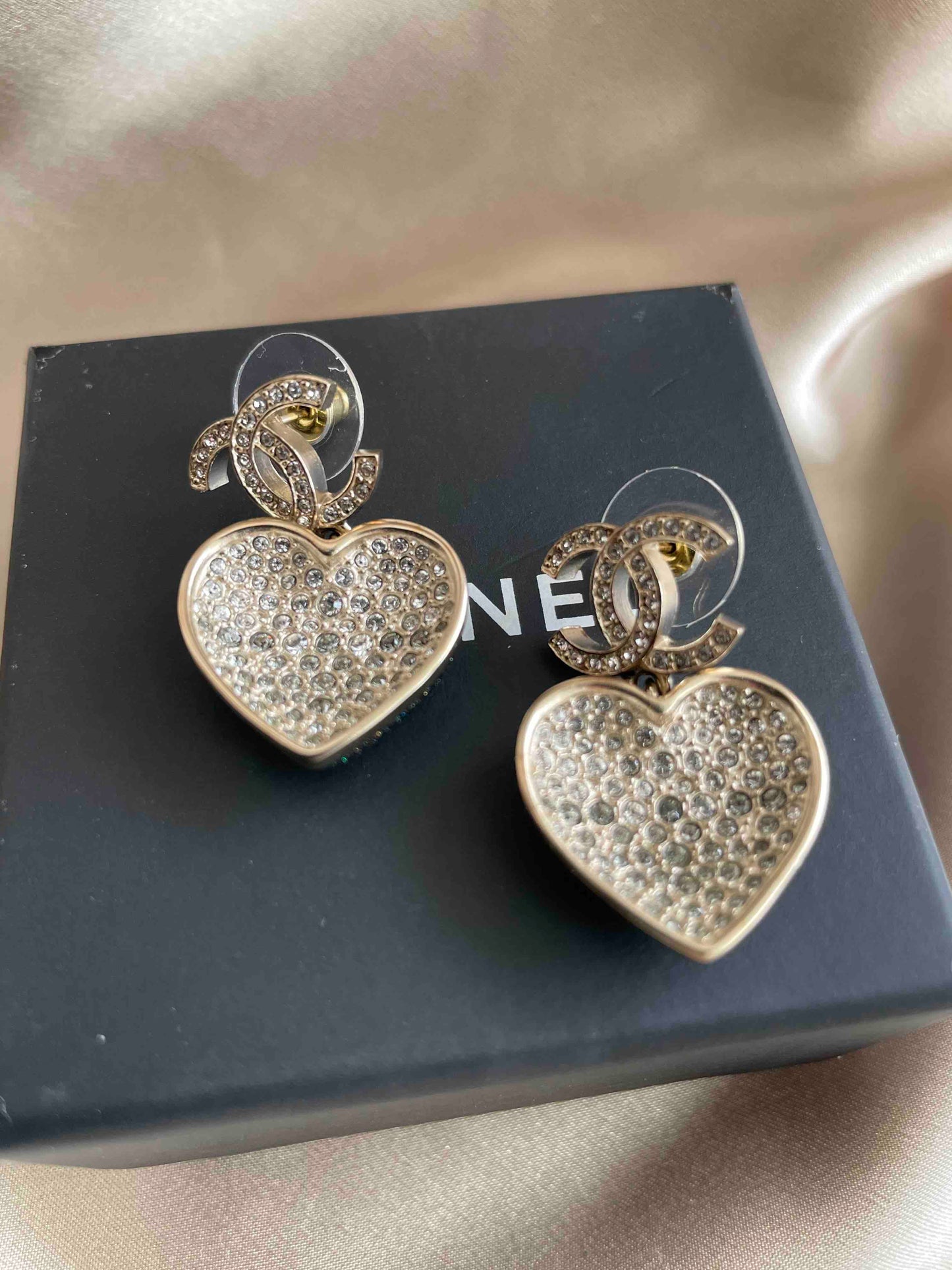 Chanel Heart Shaped Earrings Black Gold Earrings RE86180900