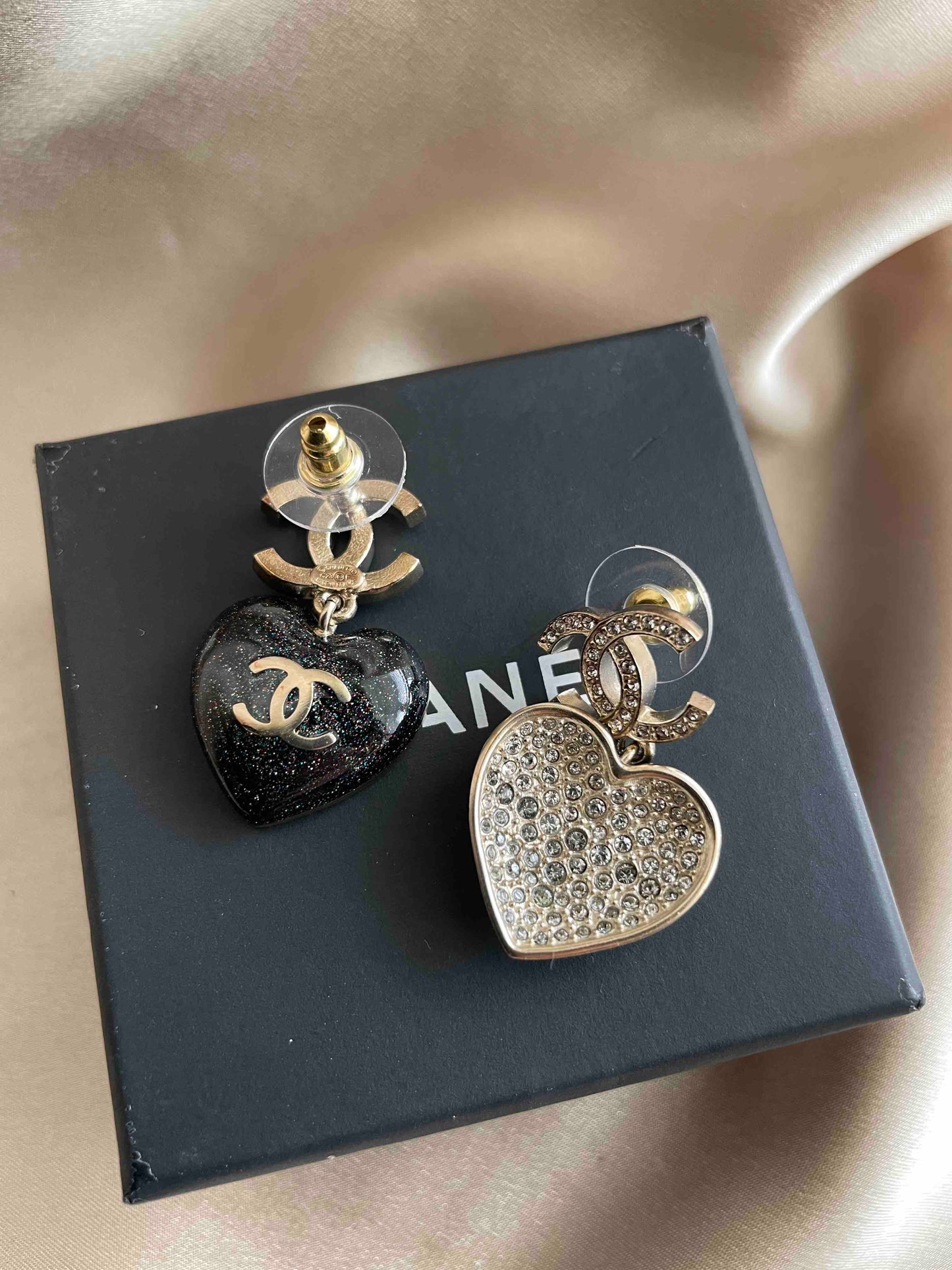 Chanel Heart Shaped Earrings Black Gold Earrings RE86180900