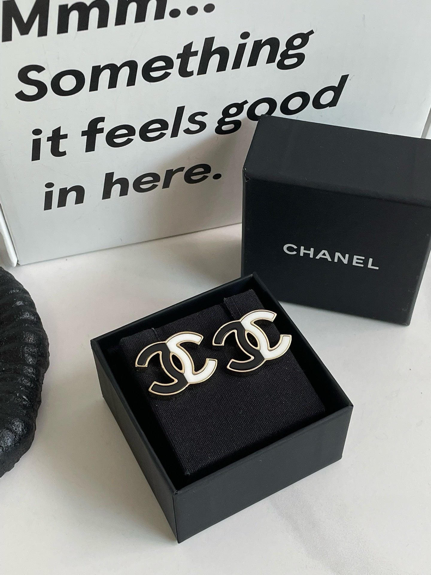 ?? Chanel 23C CC Black&White Ceramic Earrings #J2111
