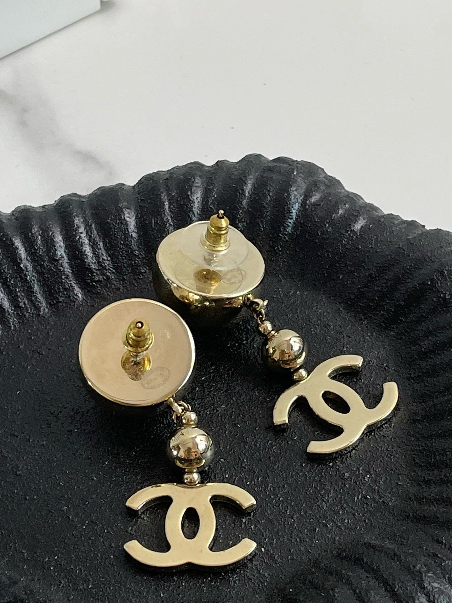 ?? Chanel 21S CC earrings #J2046