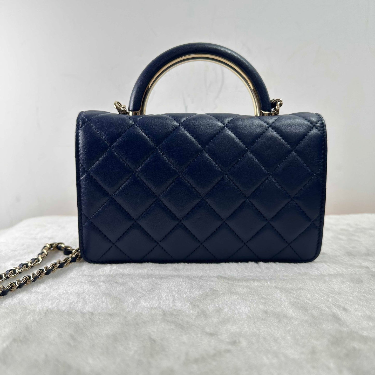 TT! BJ1109905017 Pre-loved Chanel Lambskin Shoulder Bags WOC Blue Handbag Shoulder Bag