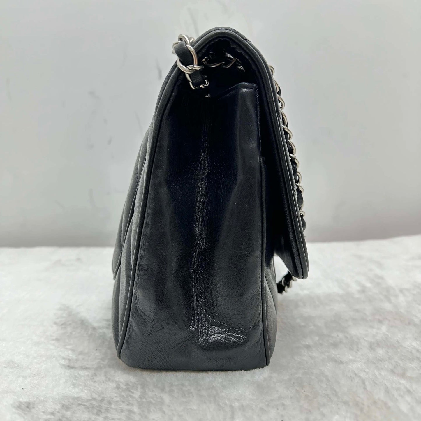 TT! Pre-loved Chanel BJ11010 1105018 Classic Flap  Lion Head V-Stitch  Black Silver Cowhide Shoulder