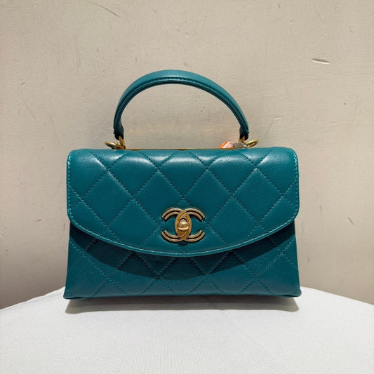Chanel 20B trendy cc handle
