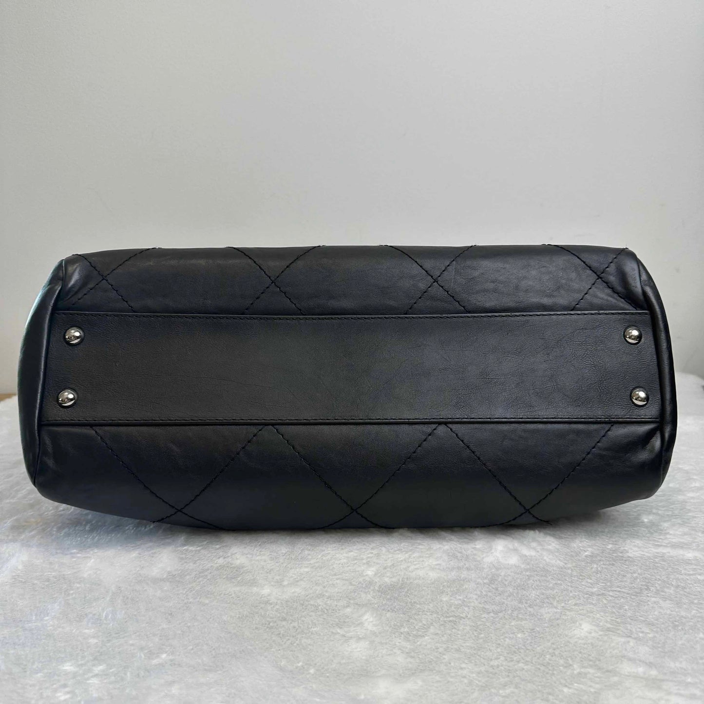 TT! Pre-loved Chanel BJ11011050145 Travel line Black Cowhide Tote Bags