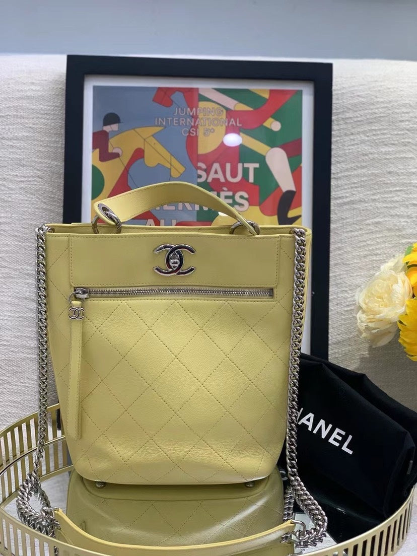 CHANEL Bag 18x24cm 10467