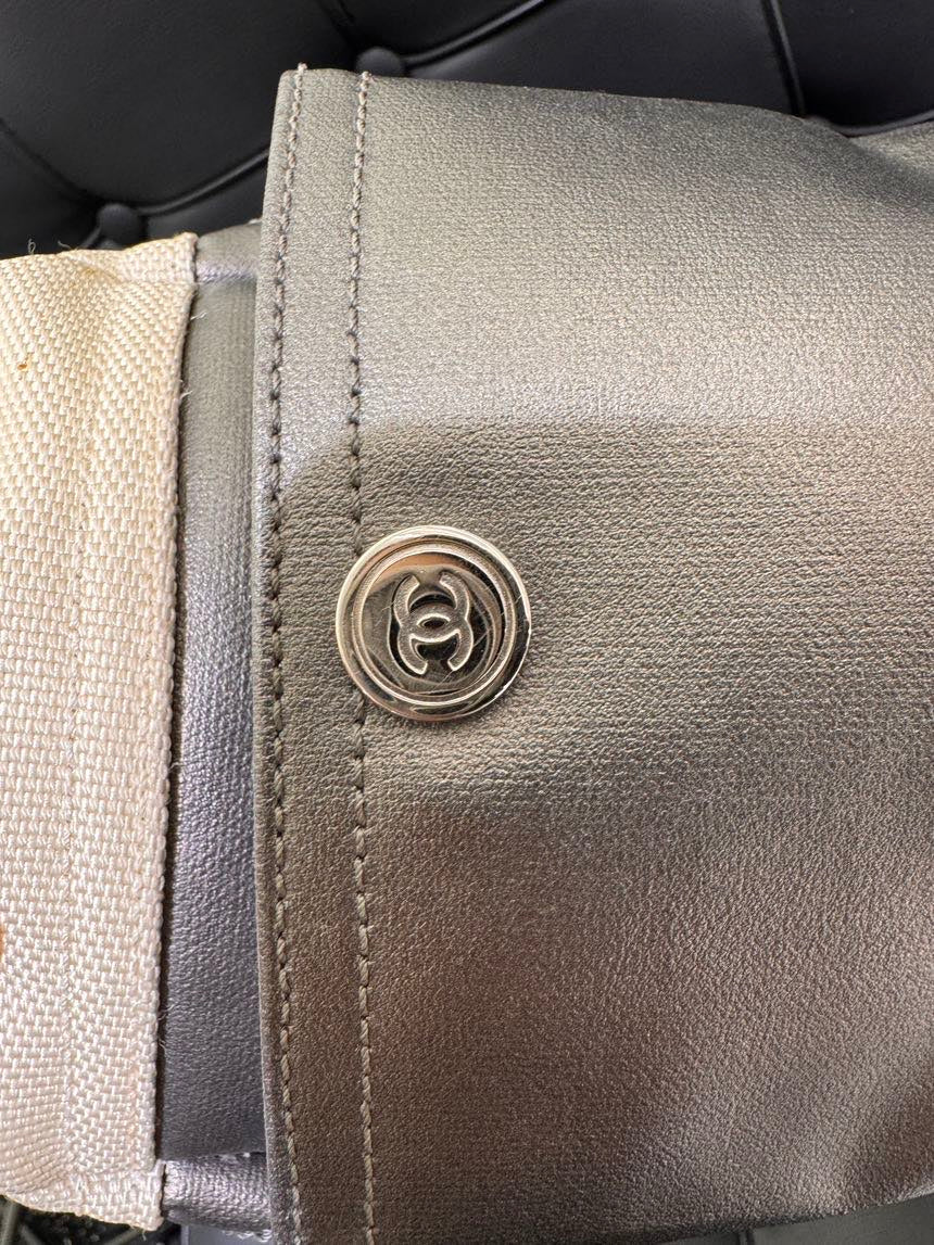 Chanel   Tote Bag in Grey Leather