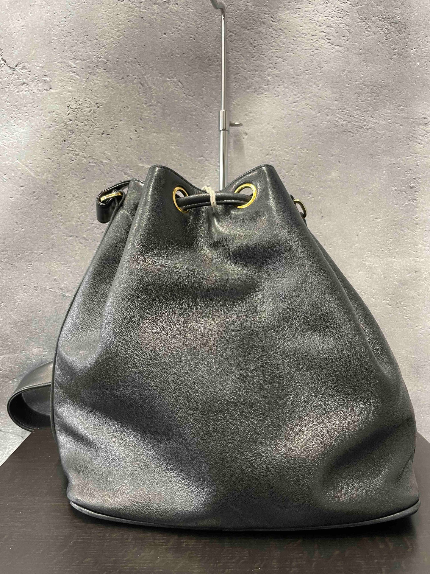 Chanel   Drawstring Bucket Bag Black Leather RG007284200