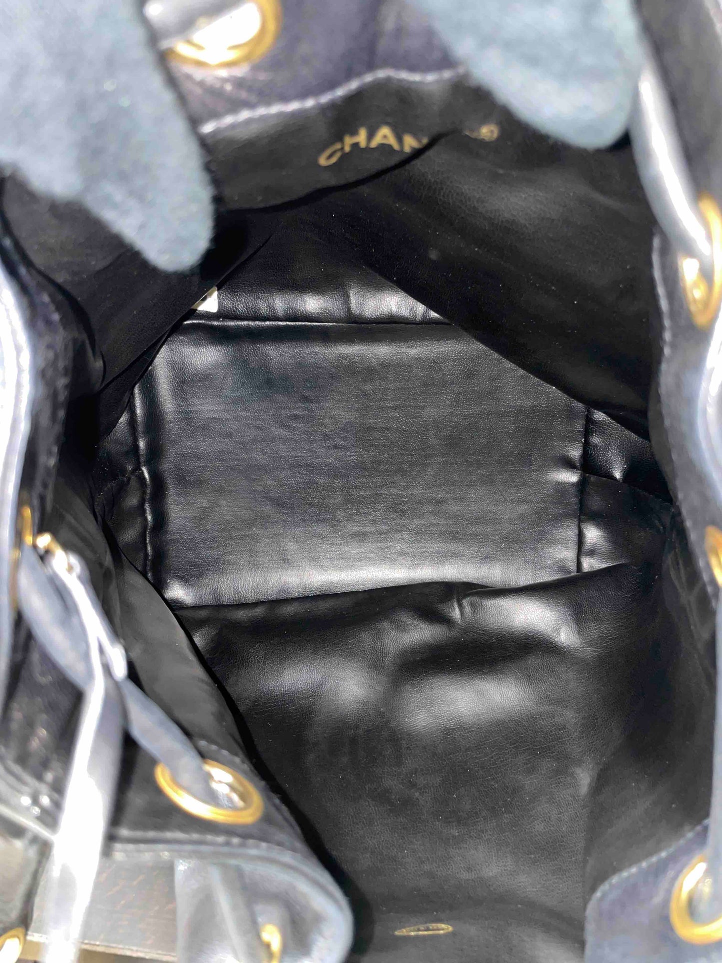 Chanel   Drawstring Bucket Bag Black Leather RG007284200