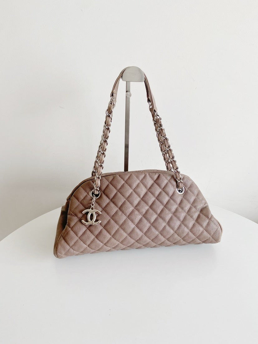 Chanel   Quilted Shoulder Bag - Taupe Leather, 34x12x6cm