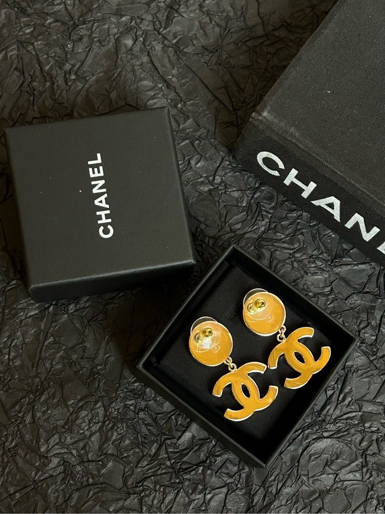 Chanel Black White Enamel CC Stud Earrings 2.5cm×2.4cm