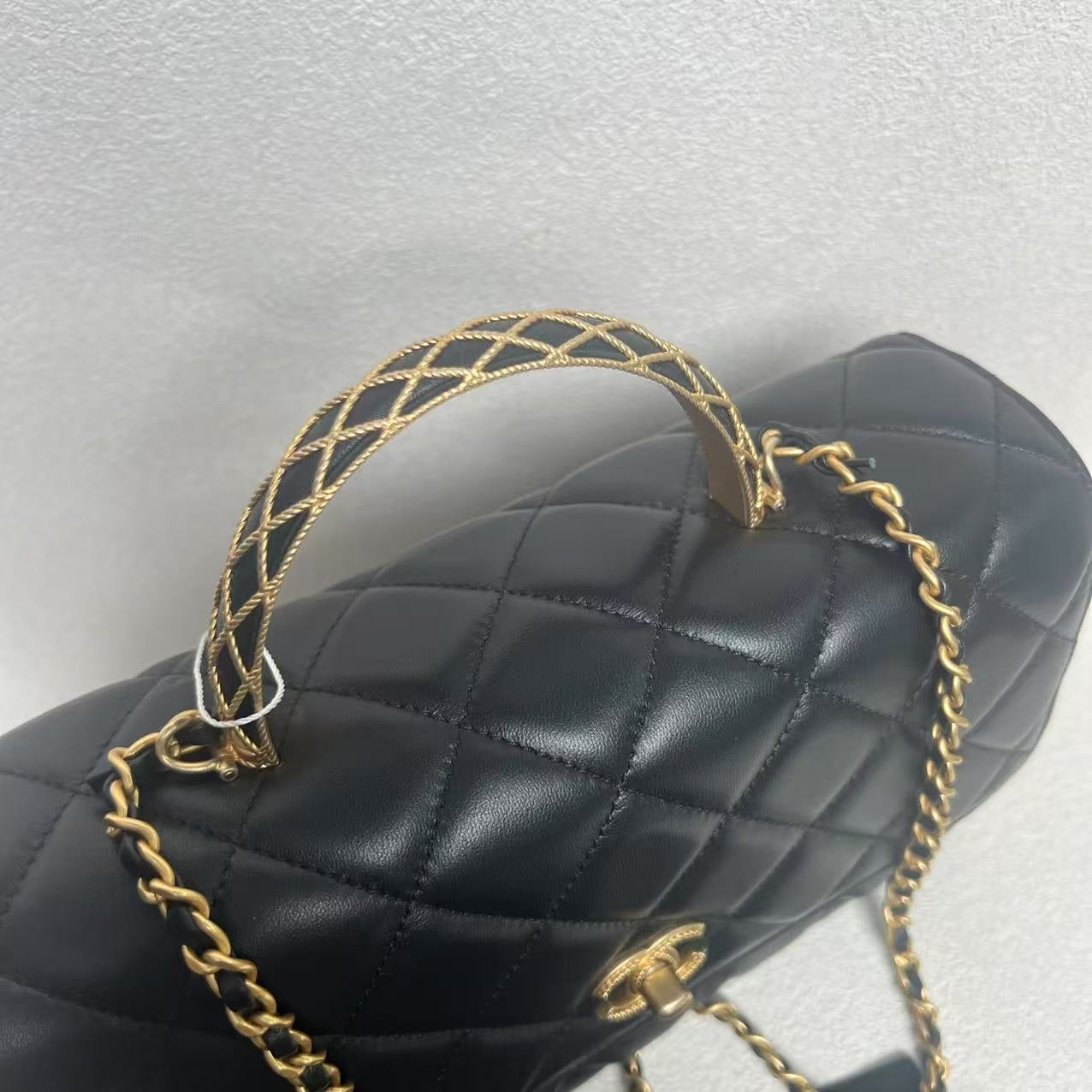 Chanel Classic Flap 12301904 Black Leather Shoulder Bag